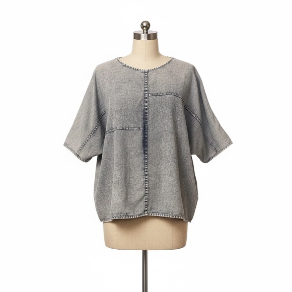 Zenana Outfitters Tops - Zenana 1X Boutique Style Chambray Denim Look‎ Dolman Sleeve Hi-Low Blouse